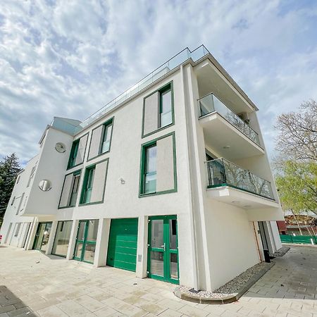 Villa Bauhaus Wellness Apartments 207 - Petiteplage Siófok Exterior foto